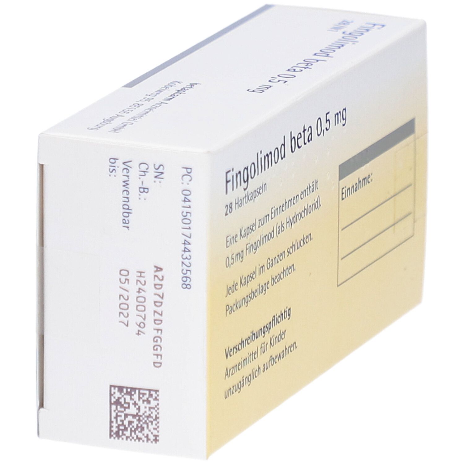 Schachtel mit Medikamenten, schräg. Rückseite mit Text und QR-Code. Aufschrift: Fingolimod beta 0,5 mg Hartkapseln.