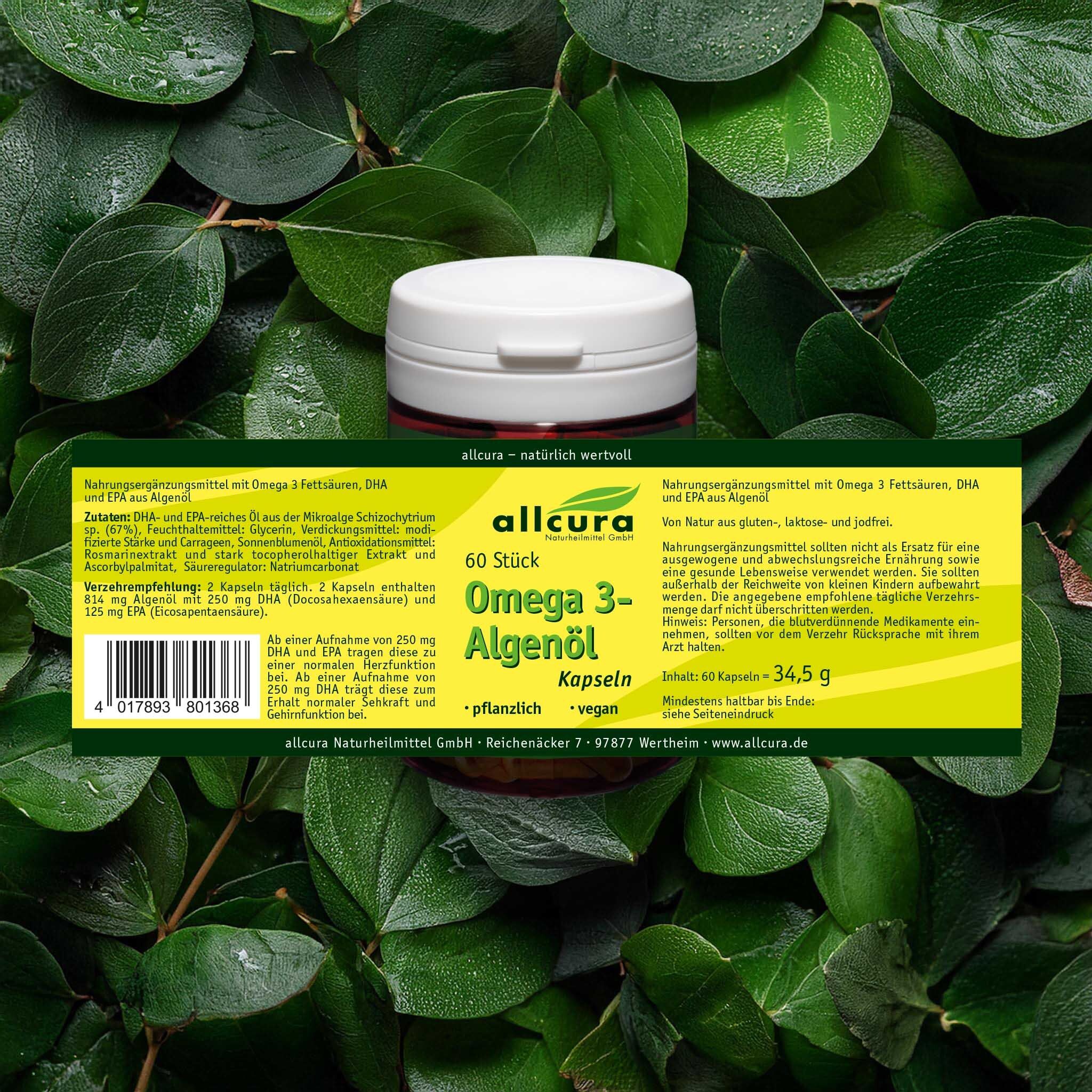 Grüner Hintergrund mit Blättern. Dose mit weißem Deckel. Aufschrift: allcura Omega 3-Algenöl, 60 Kapseln.