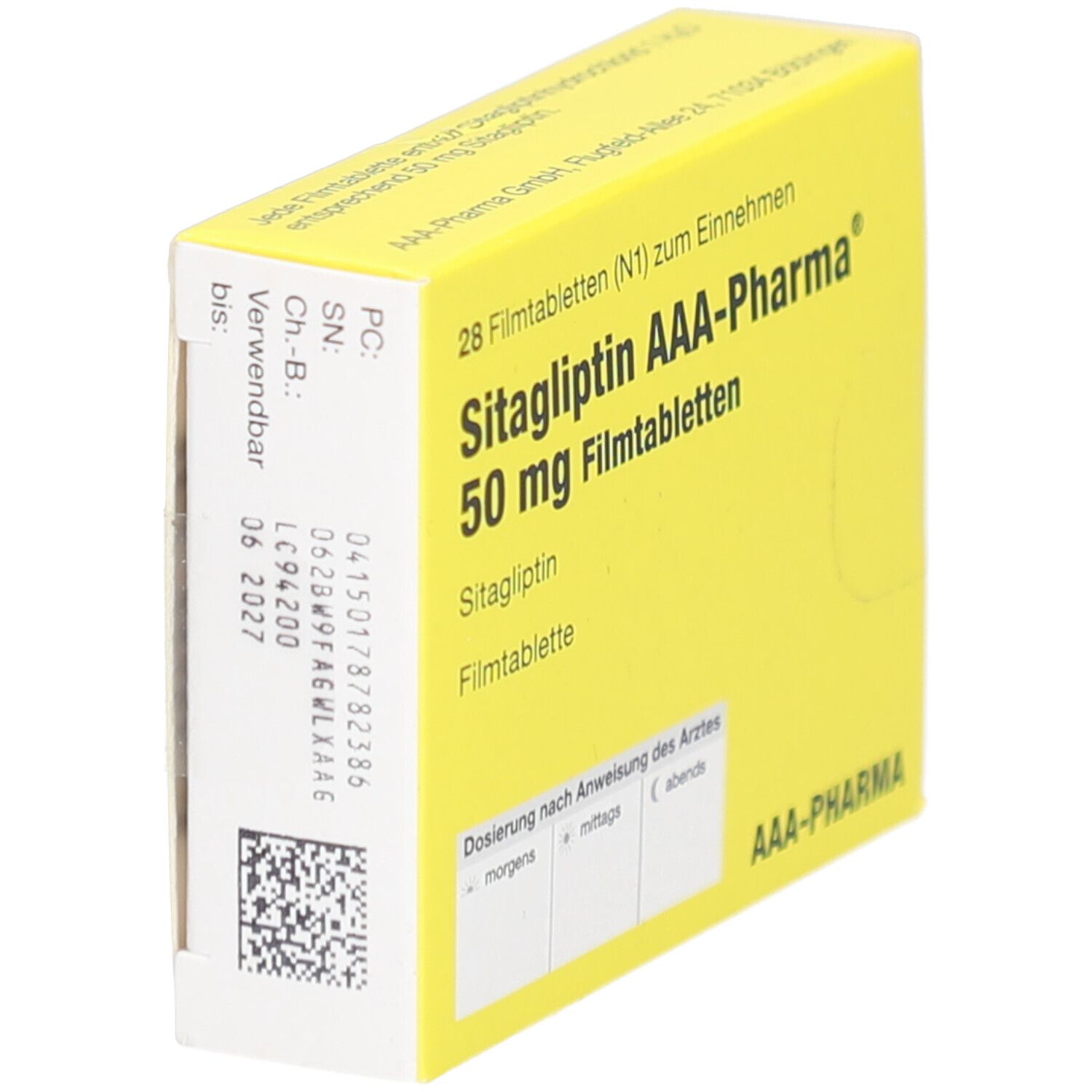 Gelbe Schachtel, Seitenansicht. Aufschrift: Sitagliptin AAA-Pharma 50 mg Filmtabletten. Enthält 28 Tabletten. Mit Barcode und Verfallsdatum.