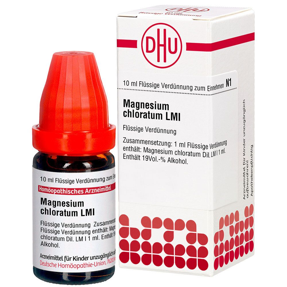 Braune Glasflasche mit rotem Verschluss und weißer Verpackung. Beschriftung: DHU Magnesium chloratum LM I.