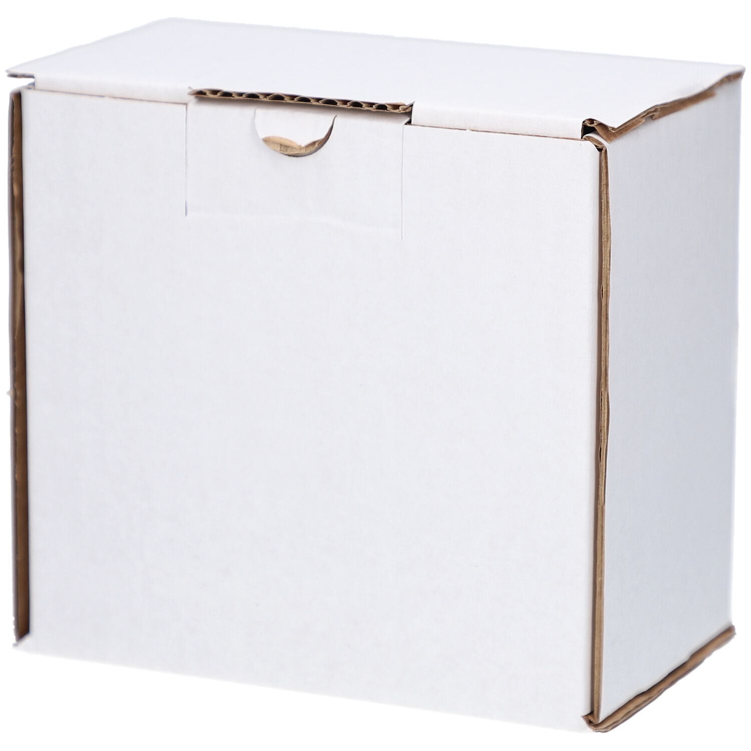 Geschlossener weißer Karton. Aufdrucke auf der Seite. Produktname nicht sichtbar.