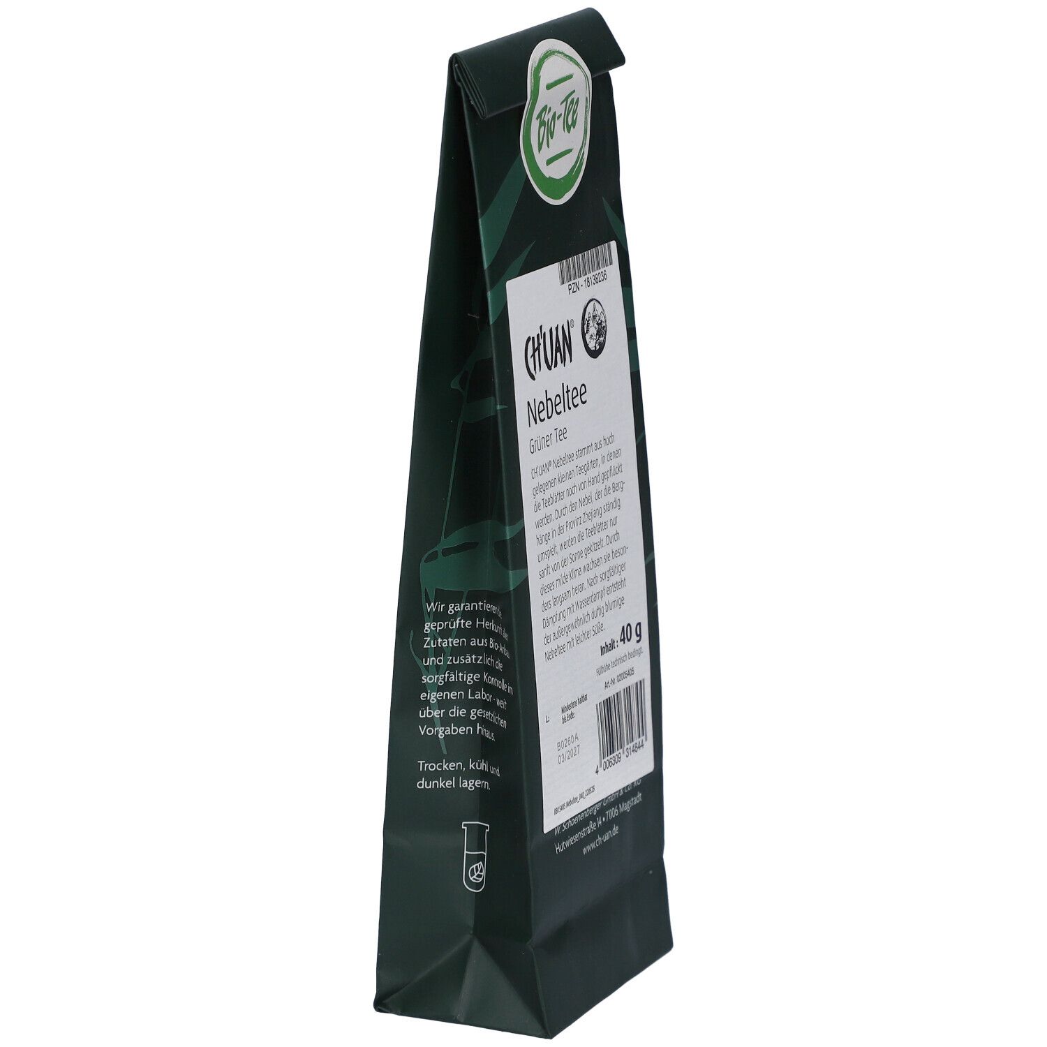 Dunkelgrüne Verpackung mit weißem Etikett. Aufschrift: CH'UAN Nebeltee. Bio-Tee. Inhalt: 40 g.