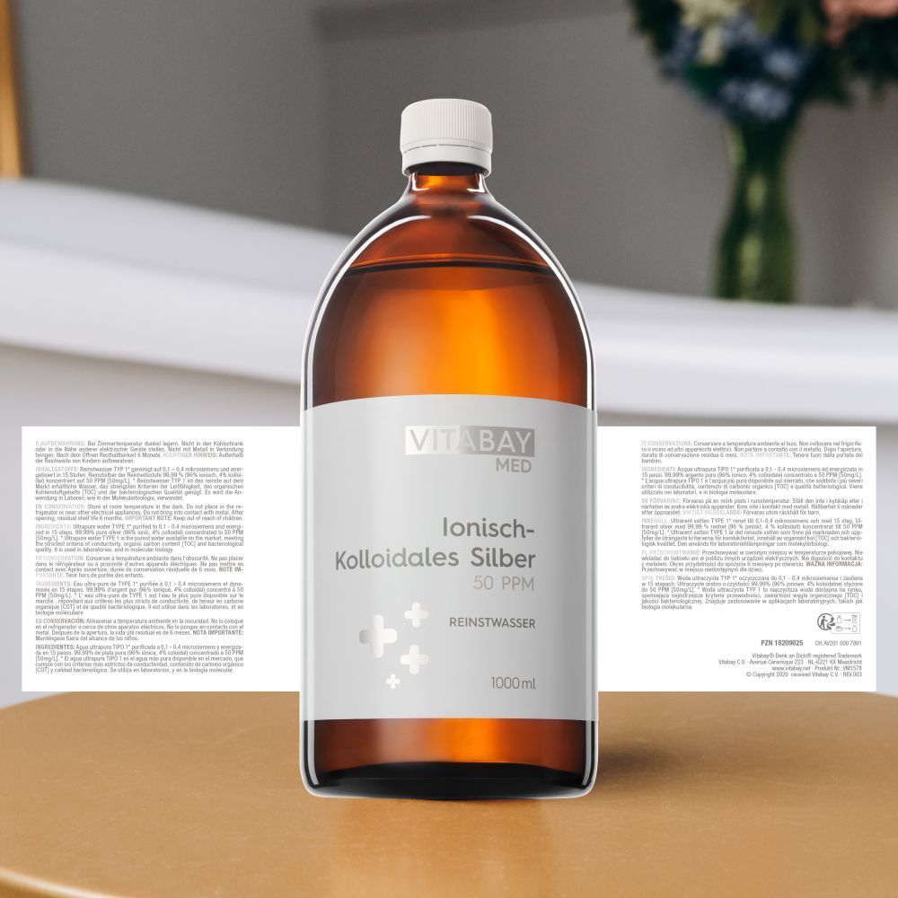 Braune Glasflasche mit silbernem Etikett, das "Ionisches-Kolloildales Silber 50 PPM" angibt. 1000ml.