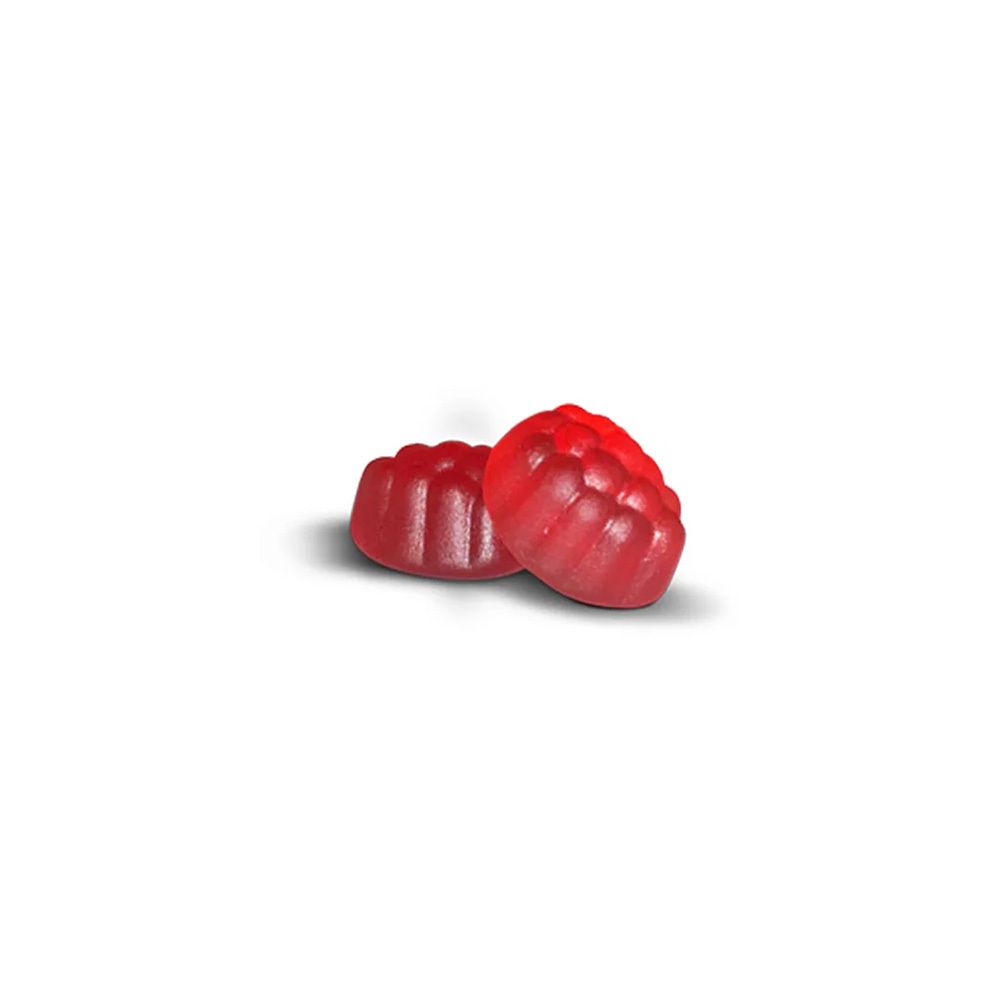 Zwei rote, herzförmige Gummibärchen. Vegan. Auf weißem Hintergrund.
