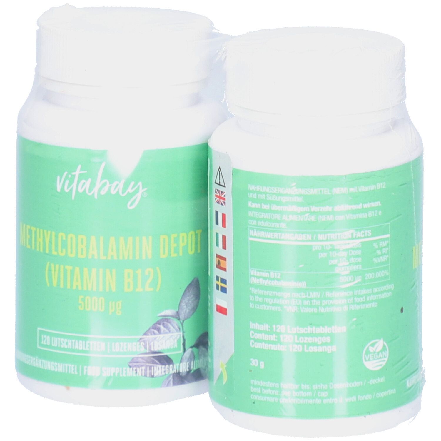 Zwei weiße Flaschen Vitabay B12 Depot 5000 mcg, in Folie verpackt. Grünes Etikett mit Produktinformationen und Logo.