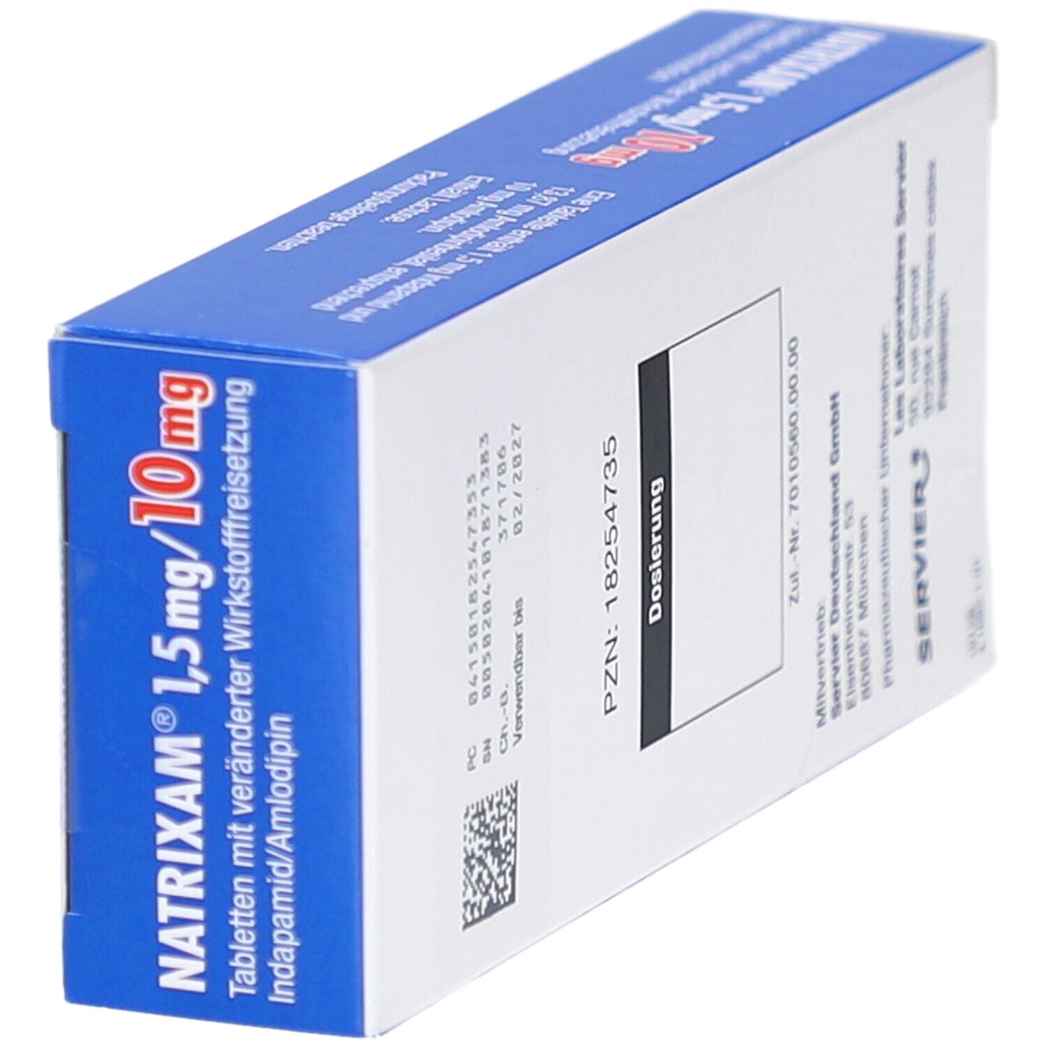 Schachtel NATRIXAM 1,5 mg/10 mg in Schrägansicht. Rückseite mit Informationen. Blaue und weiße Farben.