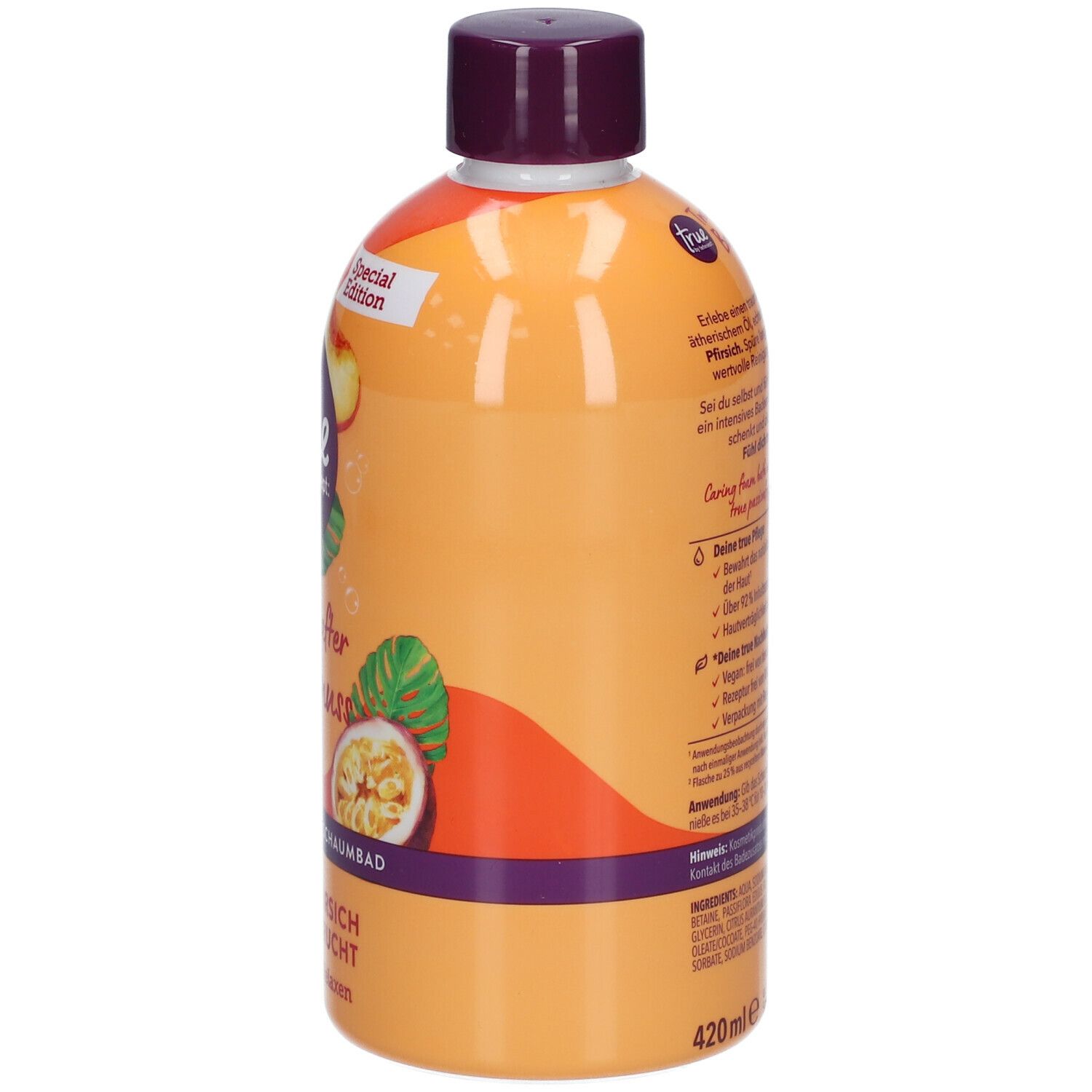 Flasche mit orangefarbenem Etikett. Enthält Schaumbad. Aufschrift: true by tetesept, Traumhafter Badegenuss, Weisser Pfirsich Passionsfrucht.