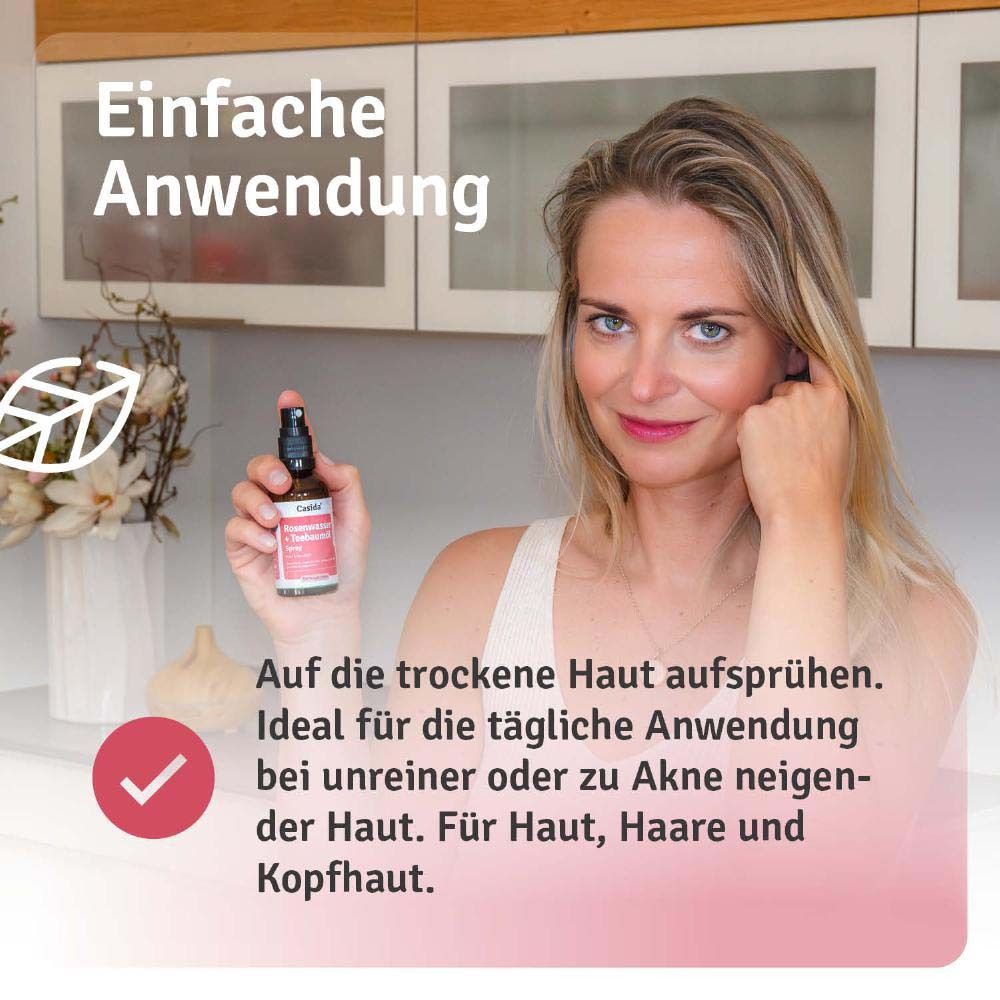 Frau hält Flasche. Text: Auf die trockene Haut aufsprühen. Ideal für tägliche Anwendung bei unreiner Haut.