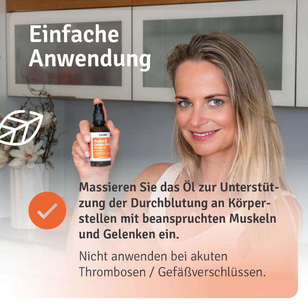 Frau hält Produktflasche. Anwendung: Massage bei beanspruchten Muskeln und Gelenken. Nicht bei Thrombosen/Gefäßverschluss.