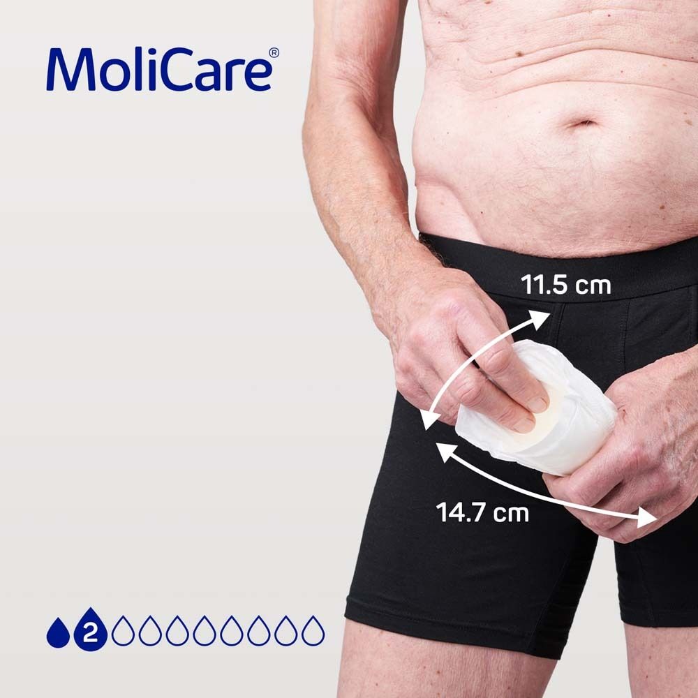 Mann hält MoliCare® Pad in der Hand. Maße: 11,5 cm x 14,7 cm. Logo und Text.