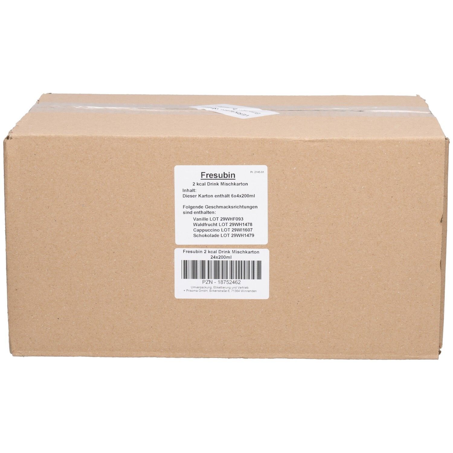 Braune Kartonverpackung mit Aufklebern. Aufkleber mit Produktnamen, Geschmacksrichtungen und Barcode. Klebebandverschluss.