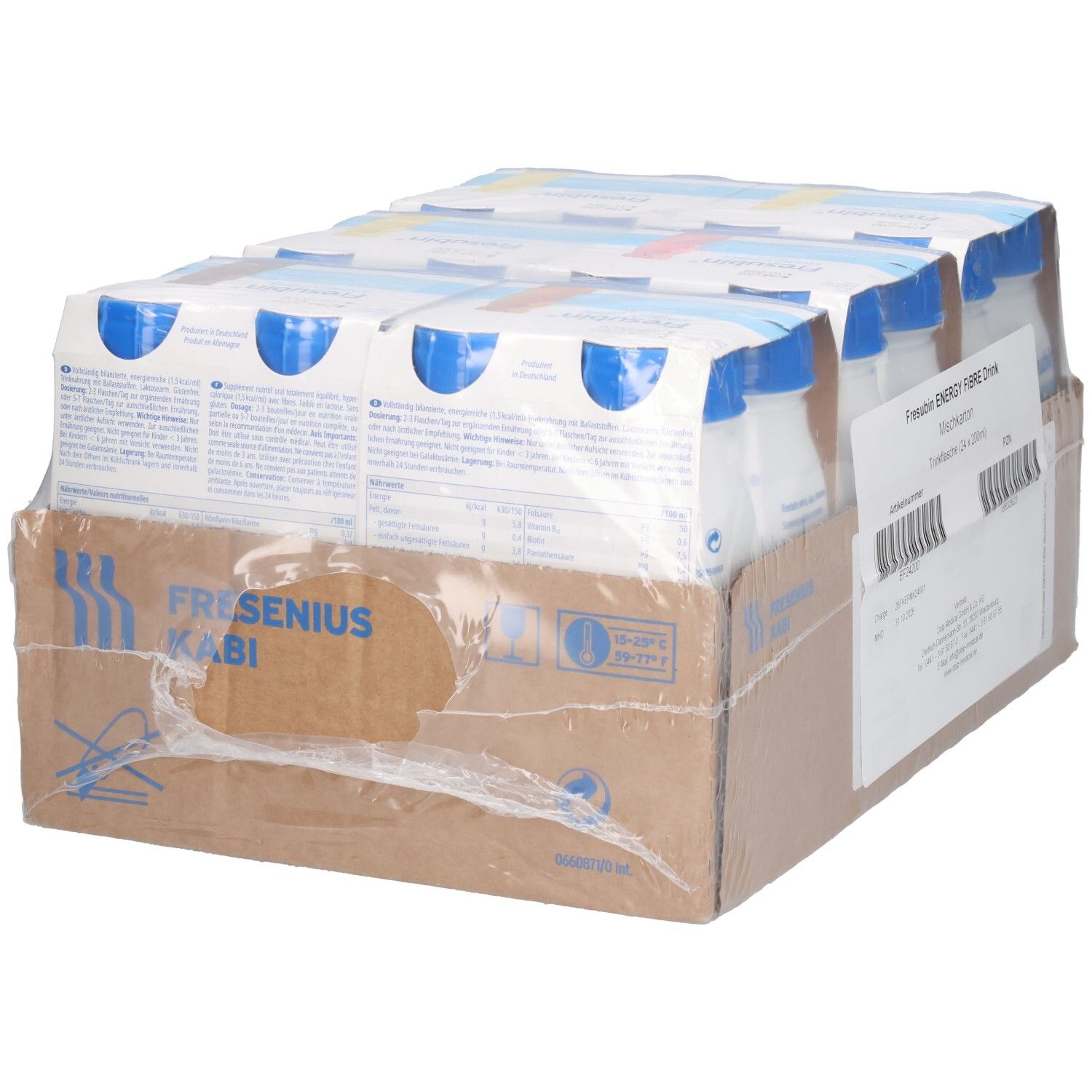 Karton mit FRESUBIN ENERGY Fibre Drink Trinkflaschen. Sechs Flaschen mit blauen Verschlüssen. Karton mit Produktinformationen.
