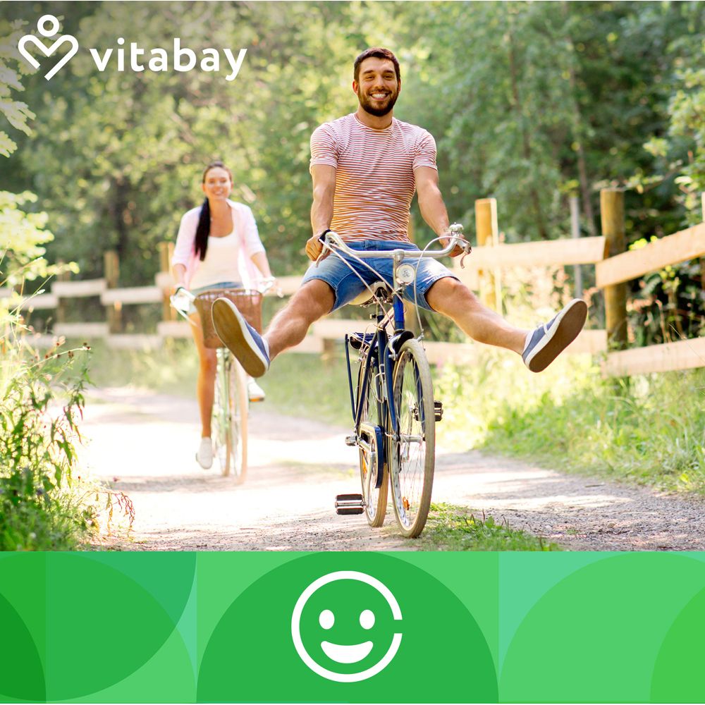 Mann und Frau fahren Fahrrad. Logo: Vitabay. Bildunterschrift: Smiley.
