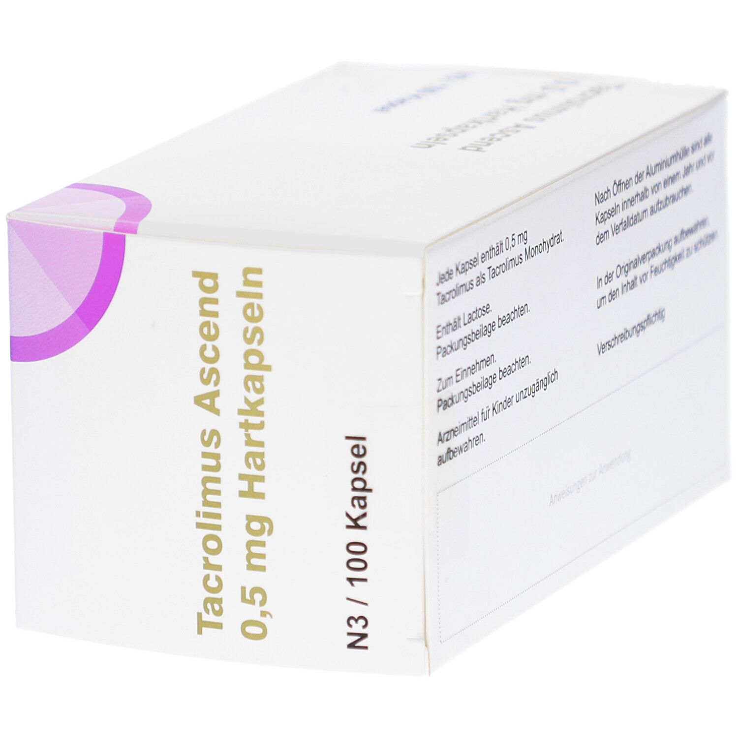 Weiße Schachtel, Aufschrift: Tacrolimus Ascend 0,5 mg Hartkapseln. Text und Logo Ascend. Packungsinhalt: 100 Kapseln.