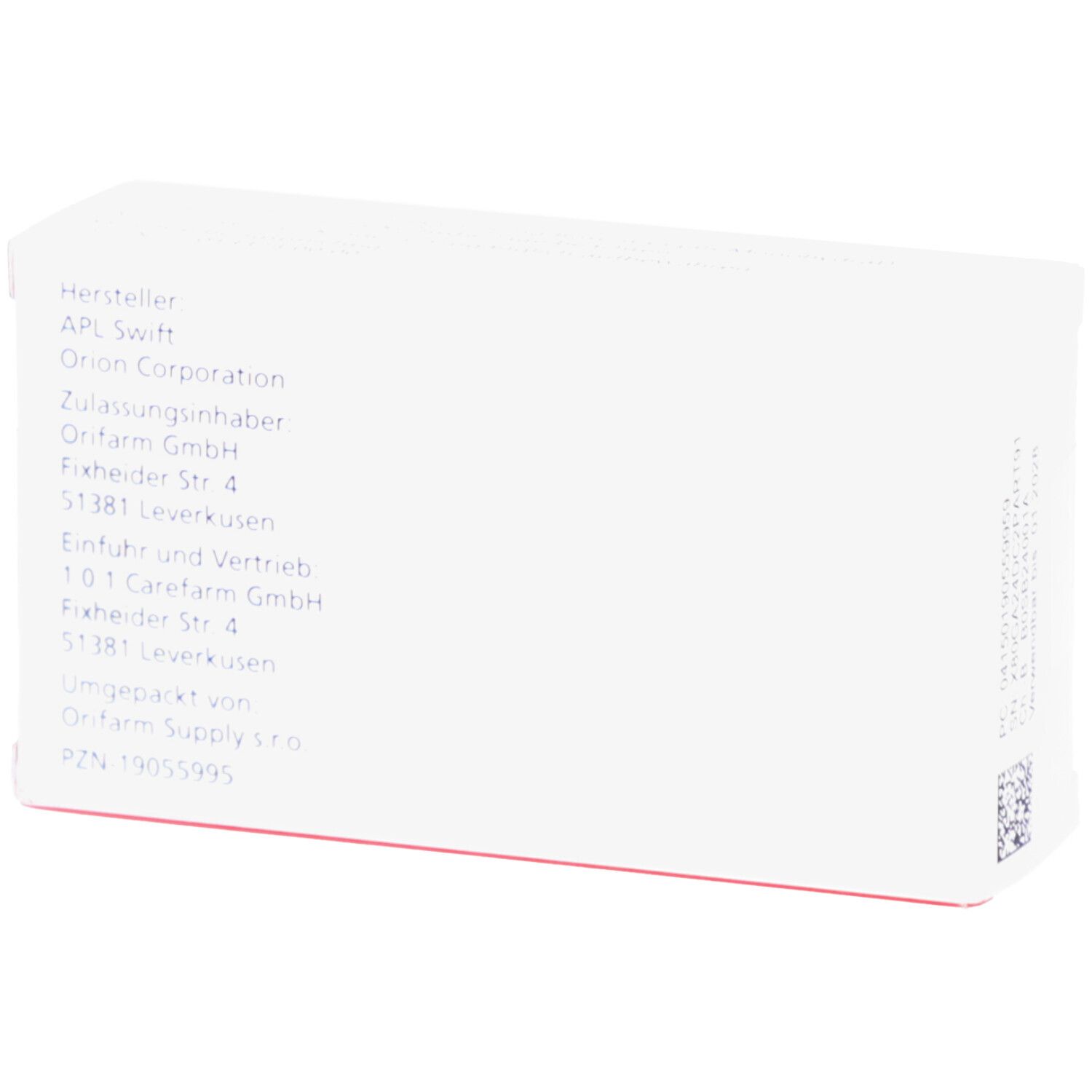 Rückseite der Schachtel mit Herstellerinformationen und Zulassungsinhaber. Weißer Hintergrund.