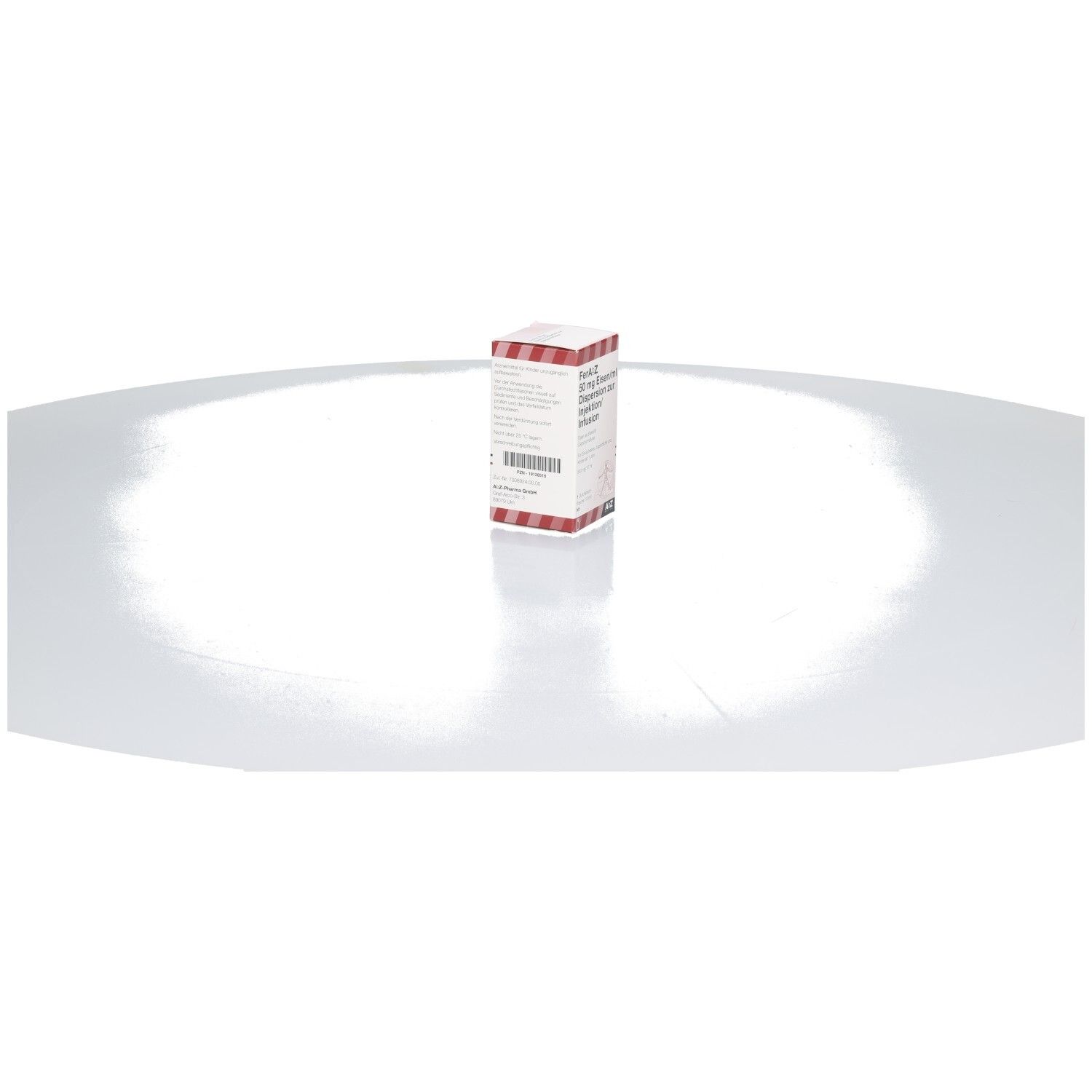FERABZ 50 mg Eisen/ml Dispers.z.Inj.-/Inf.500mg Verpackung auf weißem Hintergrund. Reflexionen.