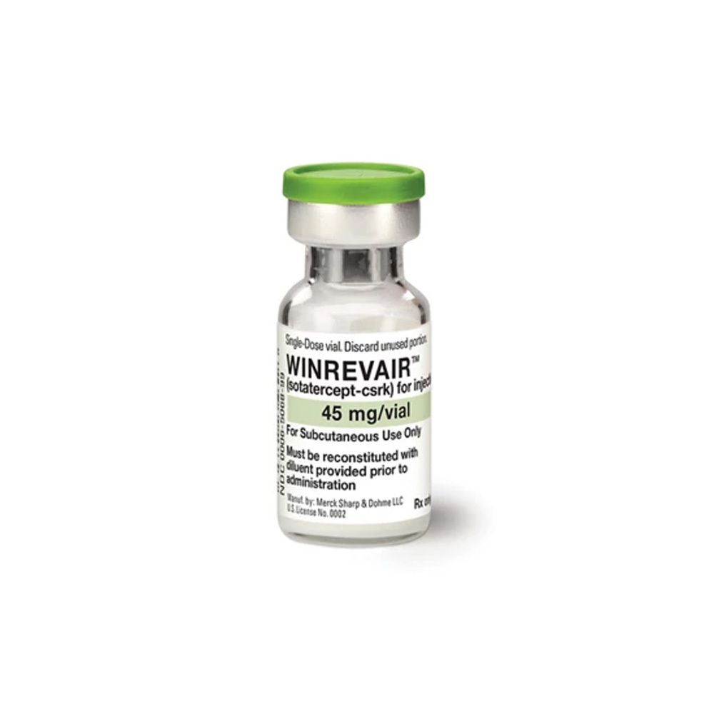 Glasfläschchen mit grünem Deckel. Beschriftung: WINREVAIR, 45 mg/vial. Für subkutane Anwendung.