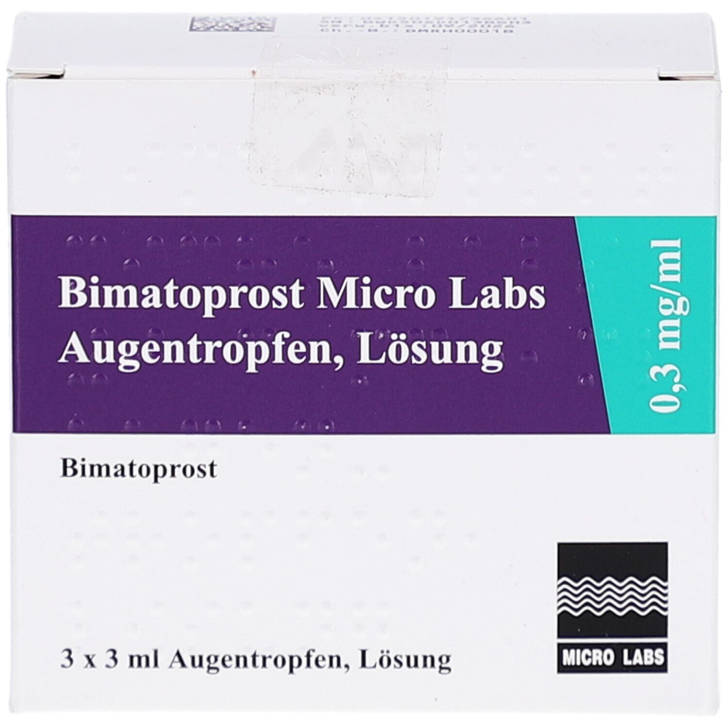 Weißer Karton mit lila und türkisfarbenen Akzenten. Aufschrift: Bimatoprost Micro Labs Augentropfen, Lösung. 3 x 3 ml.