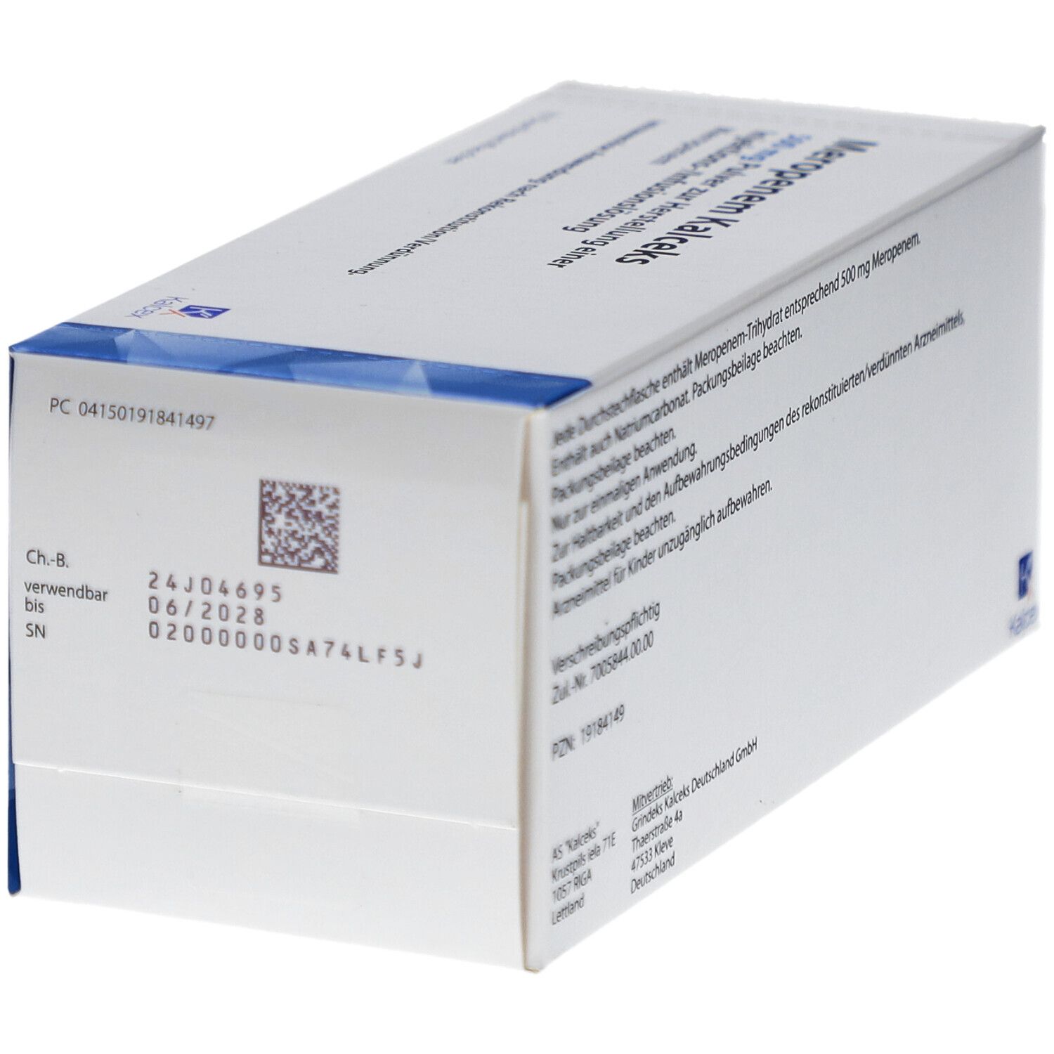 Schachtel mit blauer Ecke. Aufschrift: Meropenem Kalceks. Rückseite mit Text und Barcode.