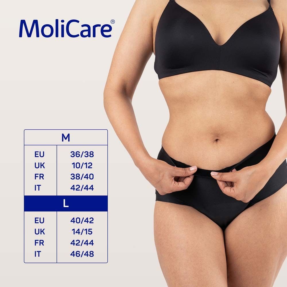 Frau trägt schwarzen MoliCare lady Slip. Größentabelle: M und L. Logo.