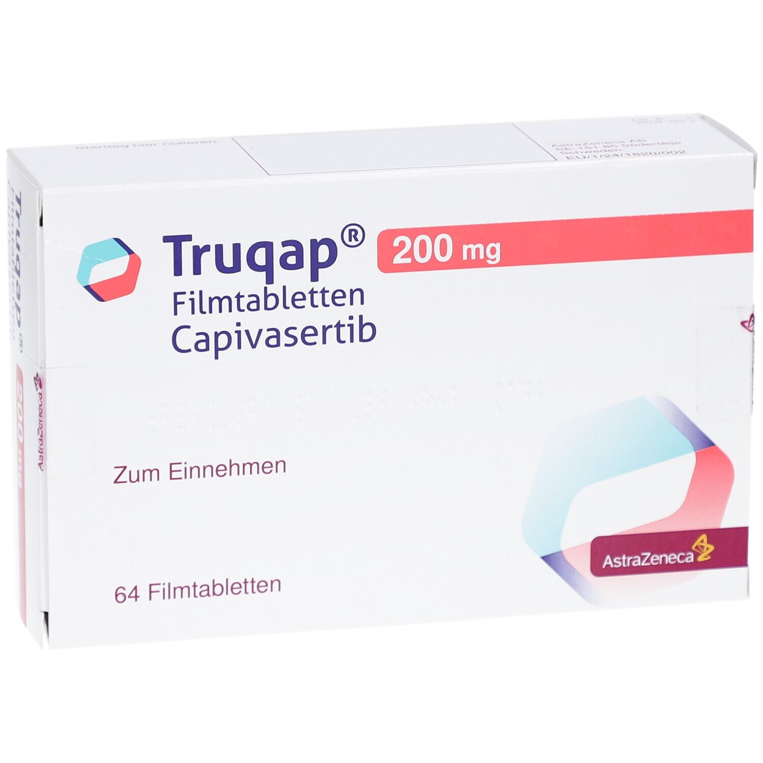 Weiße Schachtel mit rotem Streifen. Aufschrift: Truqap 200 mg Filmtabletten Capivasertib. 64 Filmtabletten. AstraZeneca Logo.