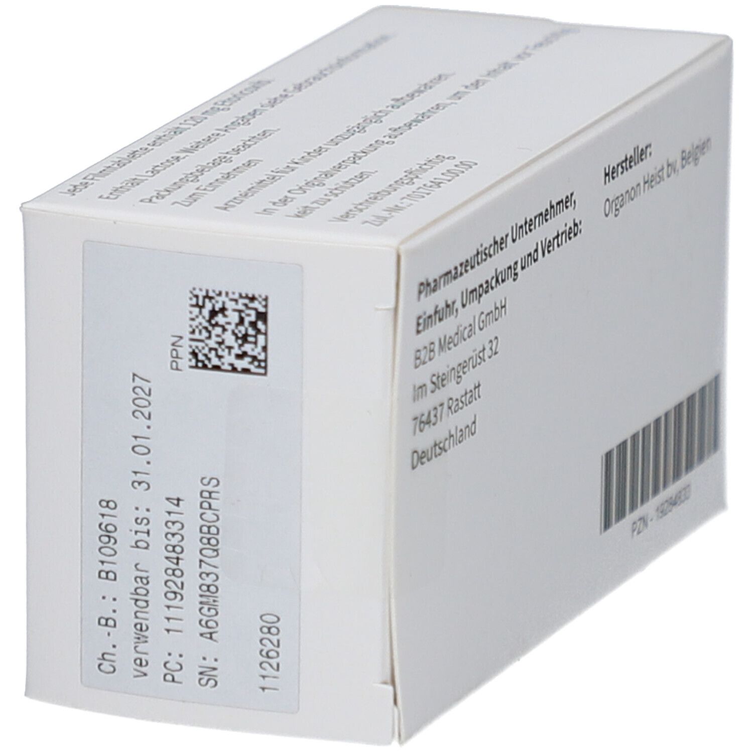 Schräg gestellte Arzneimittelverpackung. Angaben zum pharmazeutischen Unternehmen und Hersteller. Barcode.