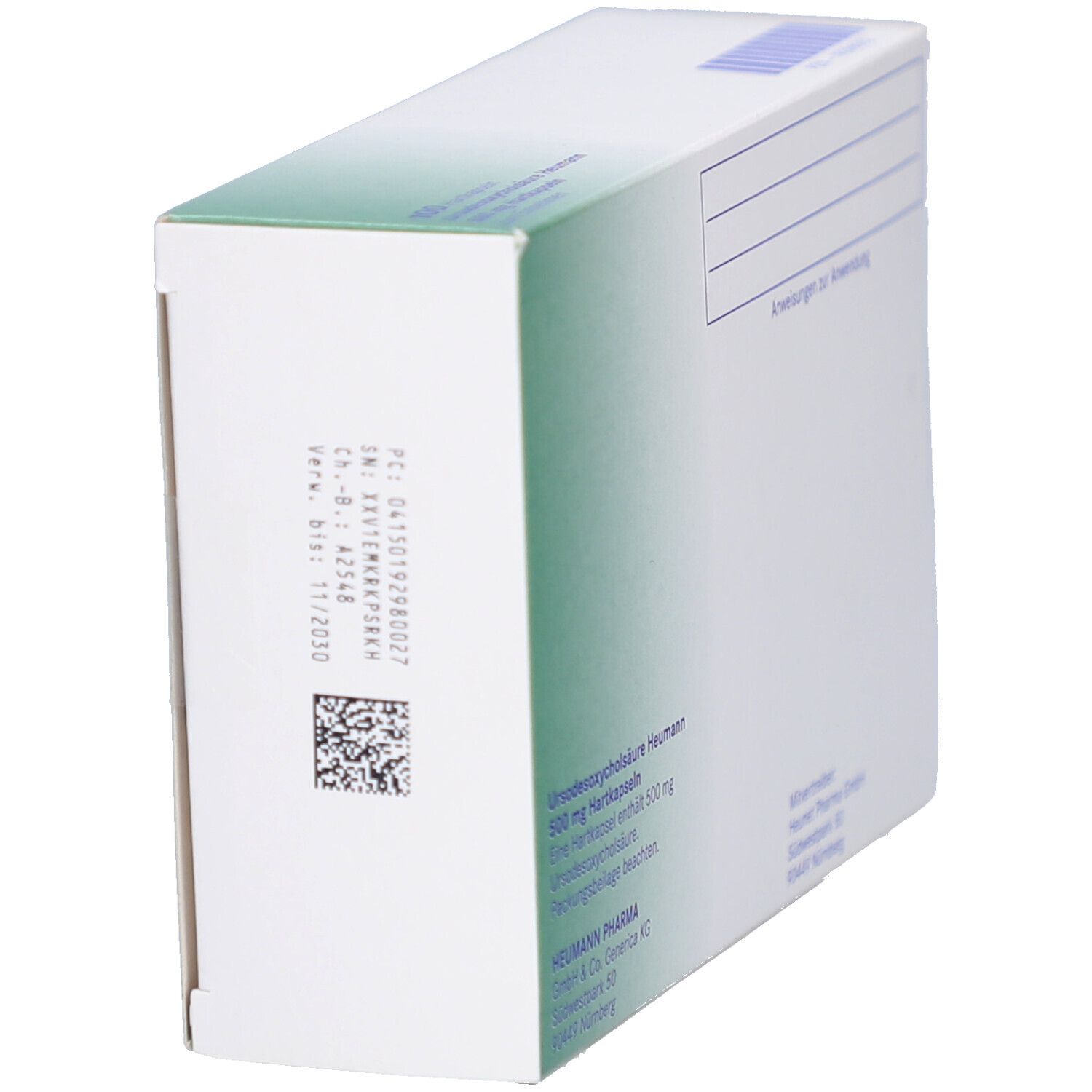 Kartonverpackung, Seitenansicht. Text: Ursodesoxycholsäure Heumann 500 mg. Barcode und Chargennummer. Grüner Streifen.