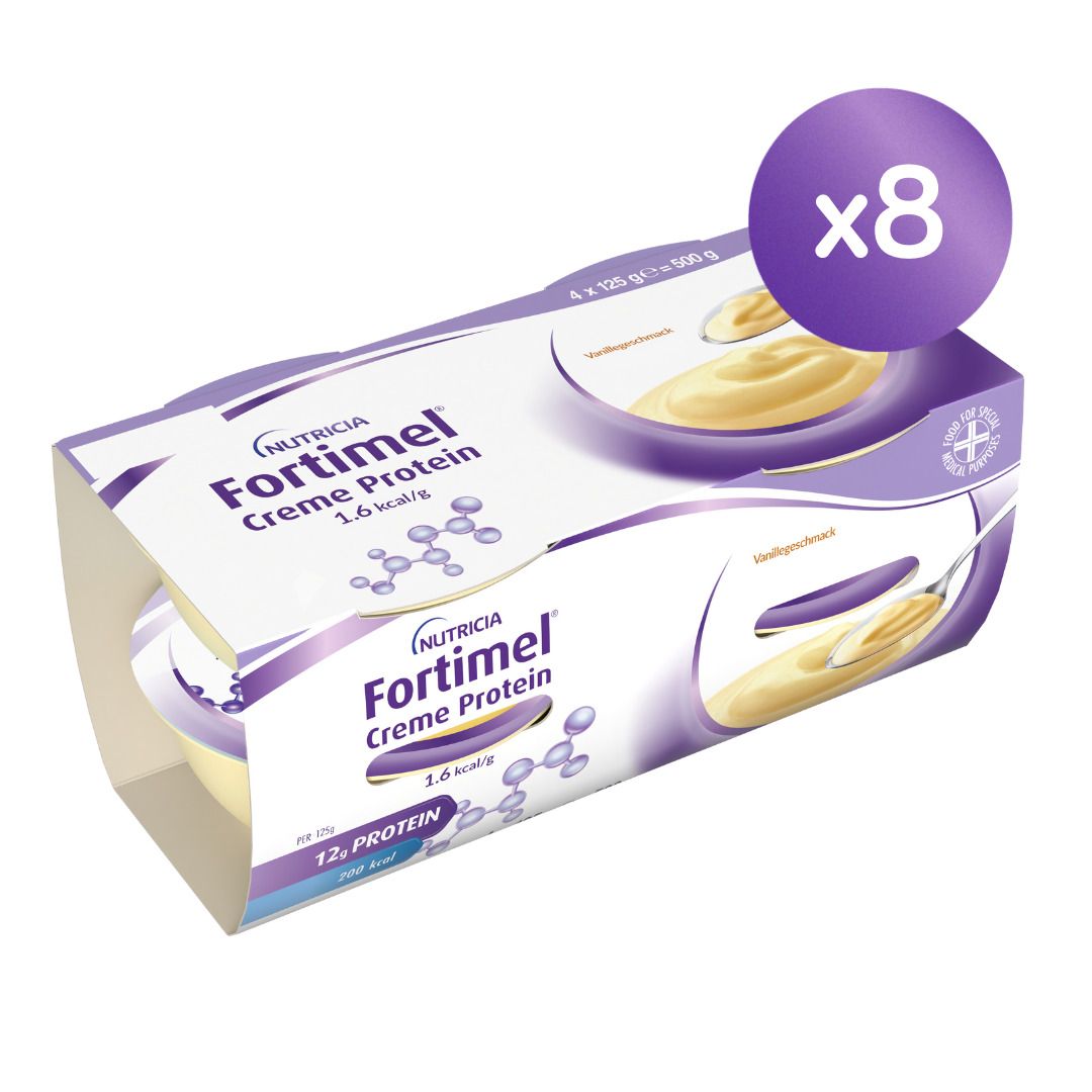 Verpackung mit acht Bechern Creme Protein. Aufschrift: Nutricia Fortimel Creme Protein. 1,6 kcal/g. Lila Akzent. Vanille-Geschmack.
