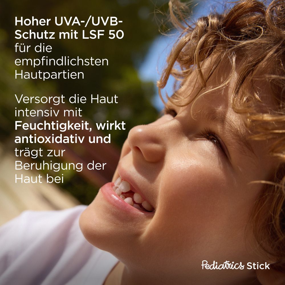 Text: Hoher UVA-/UVB-Schutz mit LSF 50. Versorgt die Haut mit Feuchtigkeit. Pediatrics Stick.