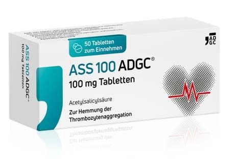Weiße Tablettenbox mit blauen Akzenten. Aufschrift: ASS 100 ADGC 100 mg Tabletten. Herzsymbol mit EKG-Linie.