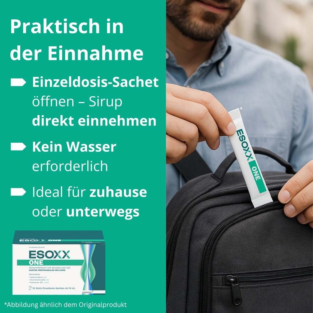 Mann nimmt Einzeldosis-Sachet aus Tasche. Text: Praktisch in der Einnahme. Esoxx One-Verpackung. Kein Wasser erforderlich.