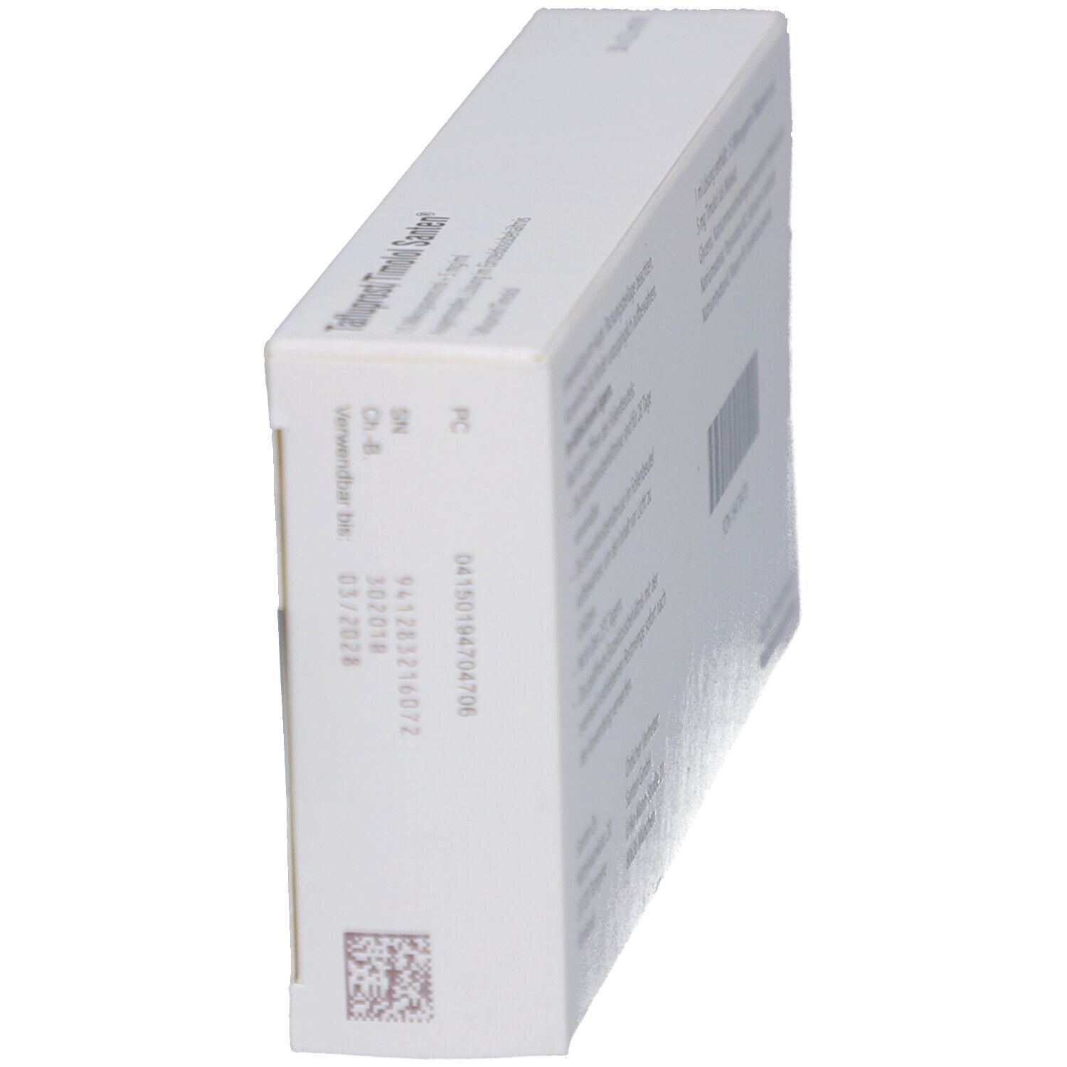 Seitenansicht der weißen Faltschachtel. Aufdruck mit Chargennummer und Verfallsdatum. Logo Santen.