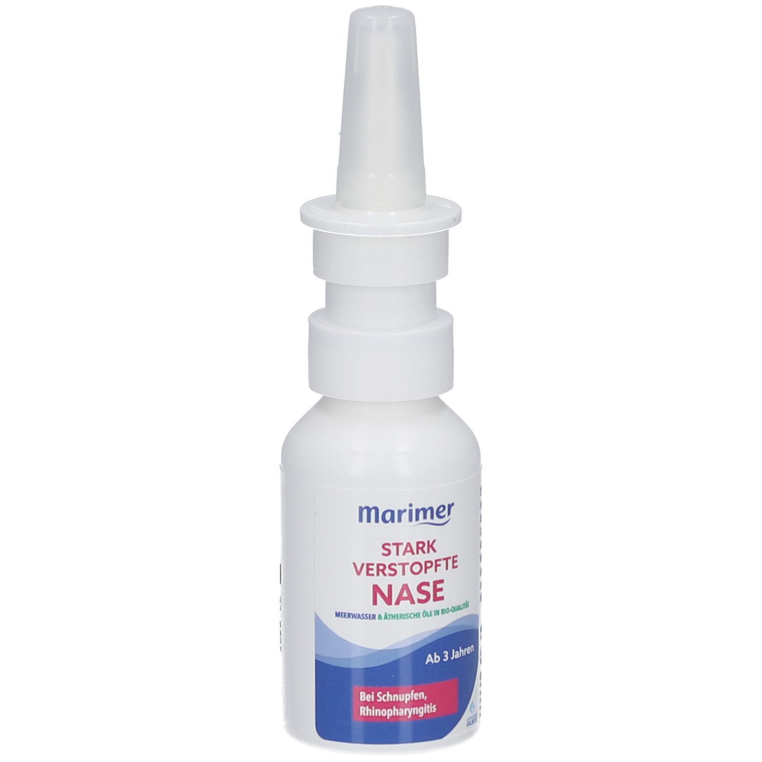 Weiße Flasche mit Nasenspray-Aufsatz. Aufschrift: Marimer Stark verstopfte Nase. Blaue und rote Akzente. Ab 3 Jahren.