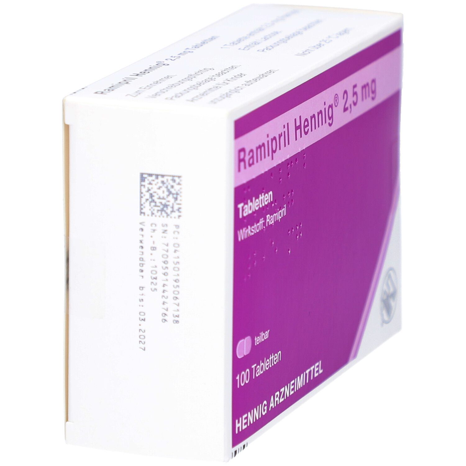 Schachtel mit Ramipril Hennig 2,5 mg Tabletten. Seitenansicht. Weiße Schachtel mit Text und Barcode. Hennig Arzneimittel.