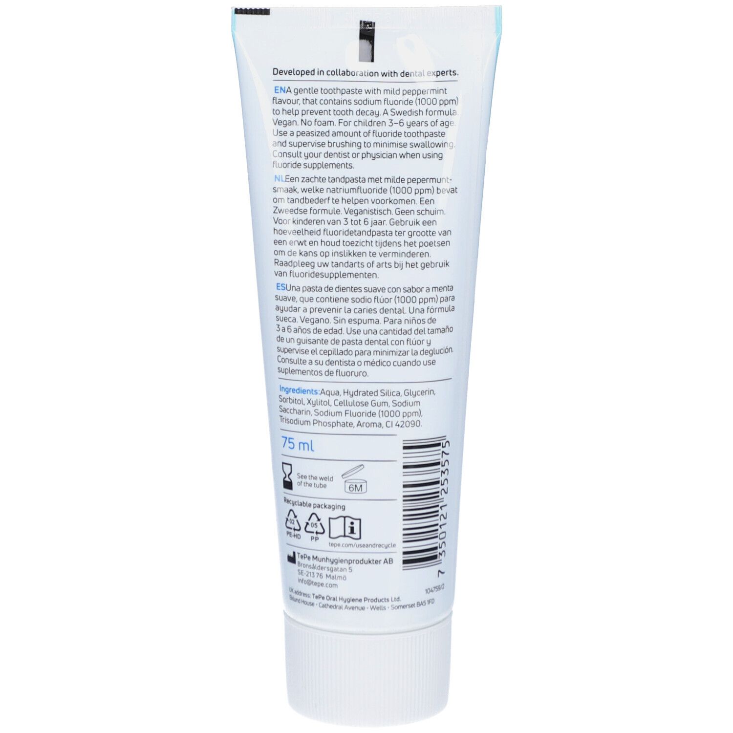 Rückseite der Zahnpasta-Tube. Text in mehreren Sprachen, darunter "Daily Kids Toothpaste" und Inhaltsstoffe. "75 ml" ist sichtbar.