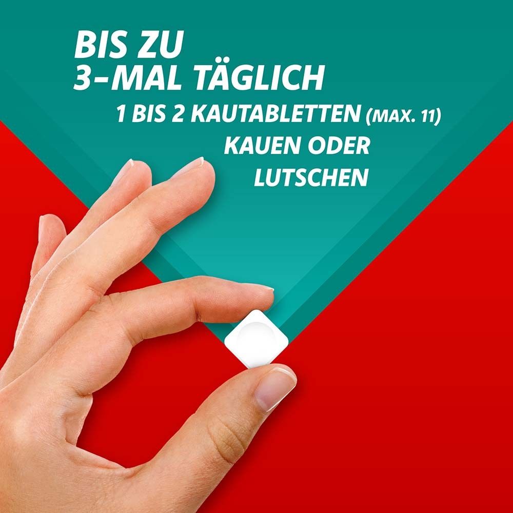 Hand hält eine weiße Tablette. Text: Bis zu 3-mal täglich 1 bis 2 Kautabletten kauen oder lutschen.