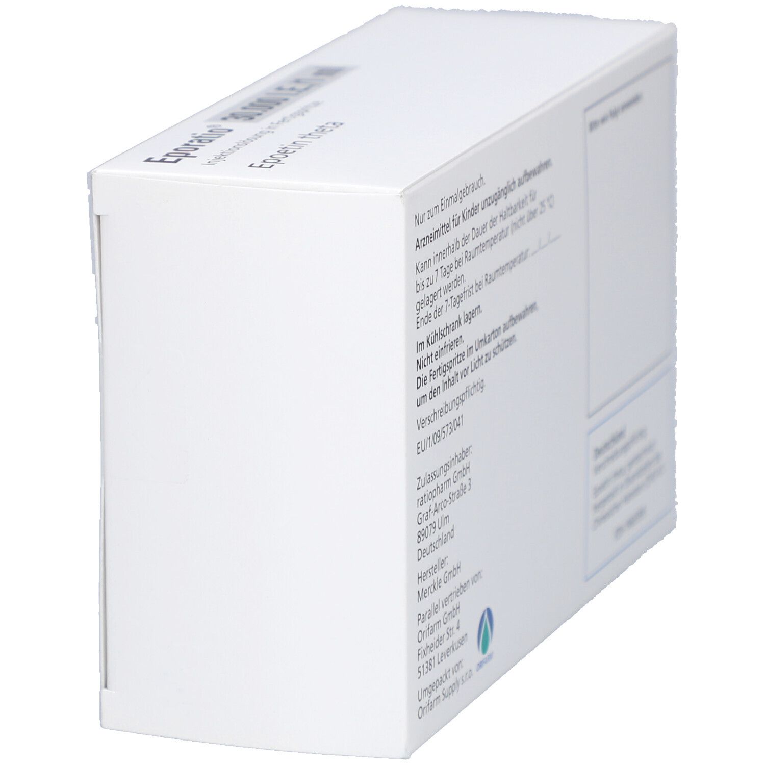 Schräg gestellte weiße Verpackung. Textabschnitte und Informationen zur Anwendung. Herstellerinformationen und Chargennummer.