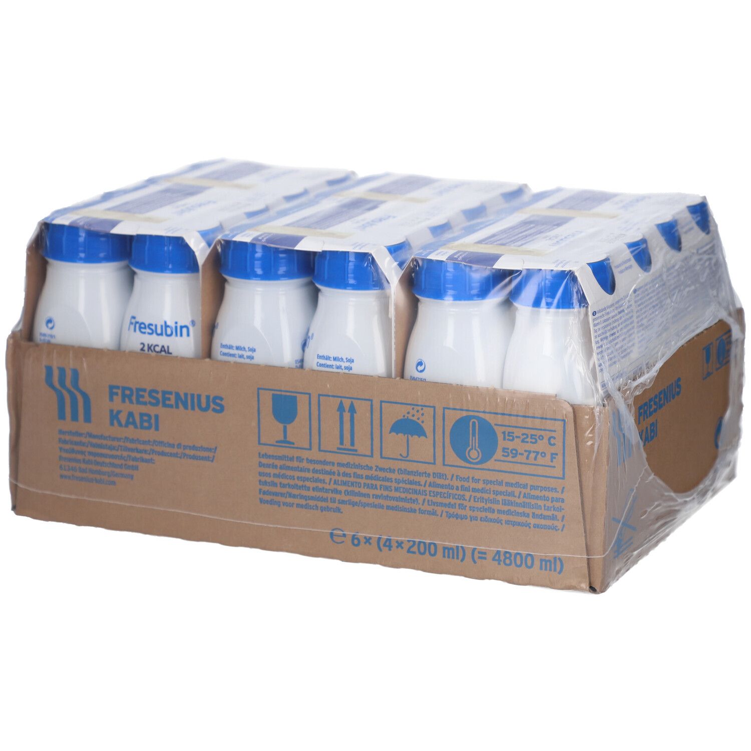 Karton mit Flaschen. Aufschrift: Fresubin 2 KCAL Drink. Hersteller: Fresenius Kabi. Temperaturangaben.