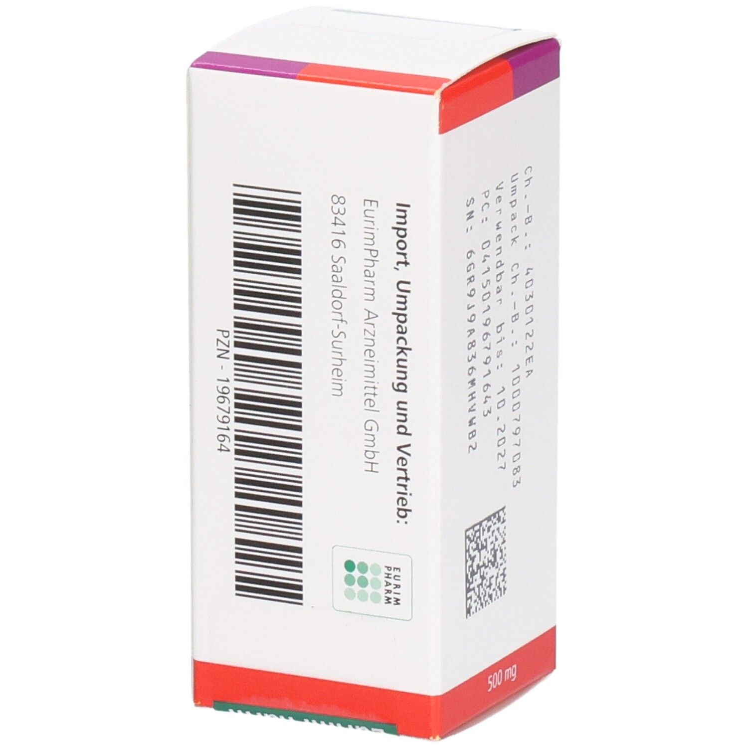 Rückseite einer weißen Faltschachtel. Enthält Barcode, PZN und Informationen zum Importeur. Schwarze und grüne Elemente.