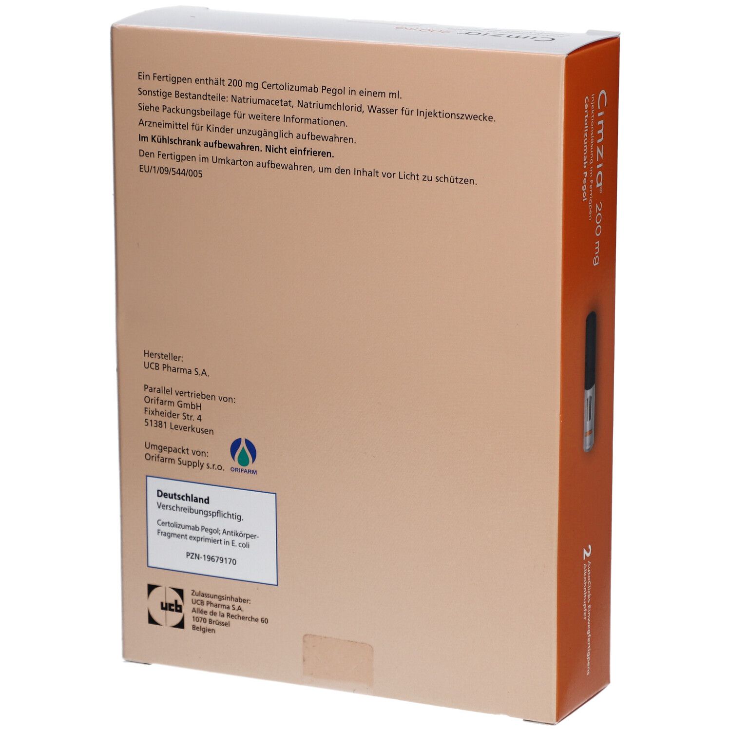 Rückseite der weißen Verpackung mit Text. Herstellerinformationen, Chargennummer und UCB Logo. Enthält 2 Fertigpens.