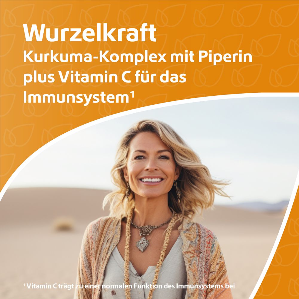Frau lächelt in der Wüste. Text: Kurkuma-Komplex mit Piperin plus Vitamin C für das Immunsystem.