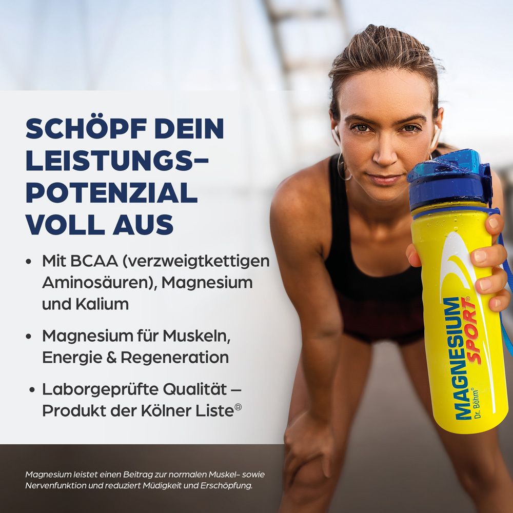Frau mit Trinkflasche. Auf der Flasche: "Magnesium Sport". Logo: Dr. Böhm. Text: "SCHÖPF DEIN LEISTUNGSPOTENZIAL VOLL AUS".