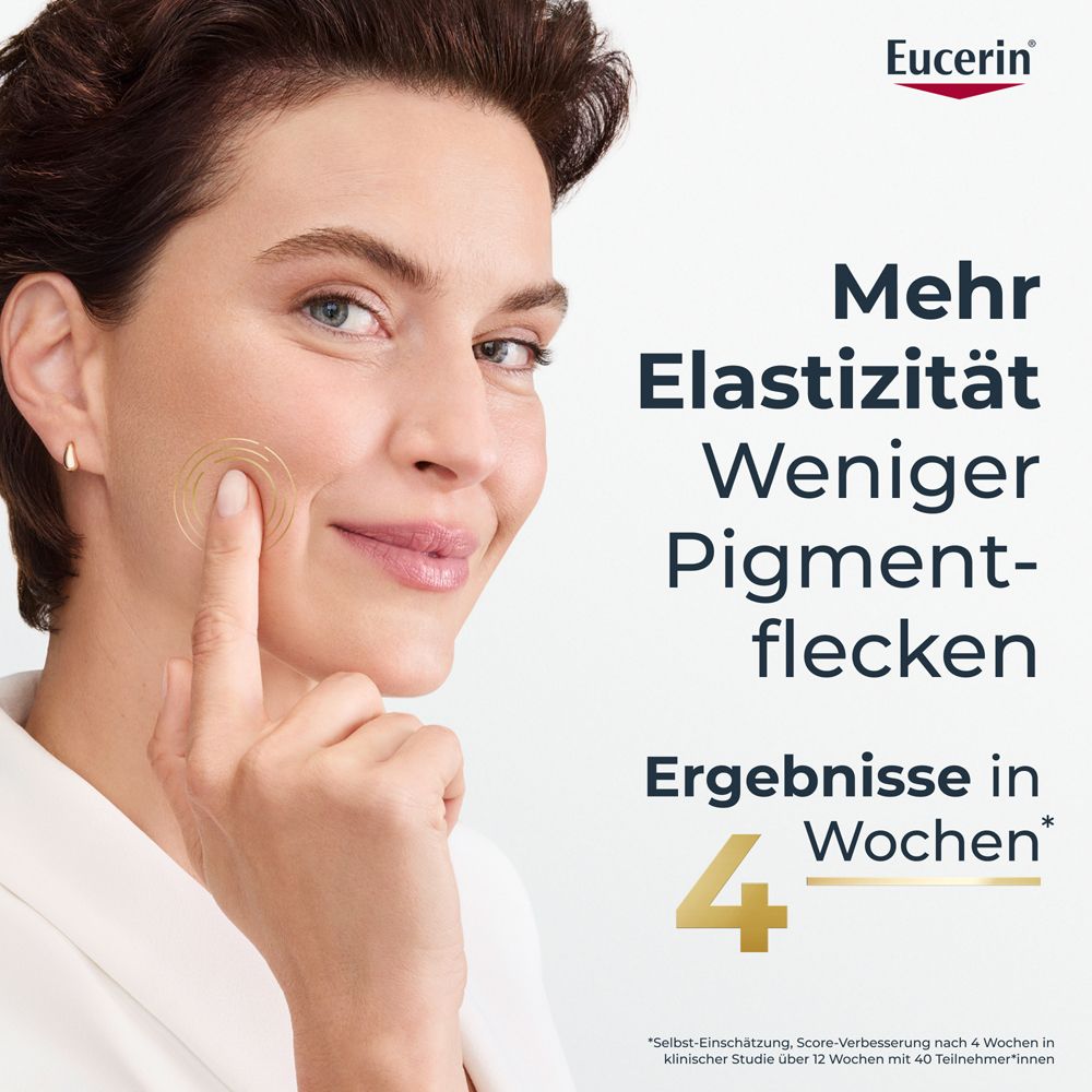 Frau berührt Gesicht. Text: Mehr Elastizität, weniger Pigmentflecken. Ergebnisse in 4 Wochen.
