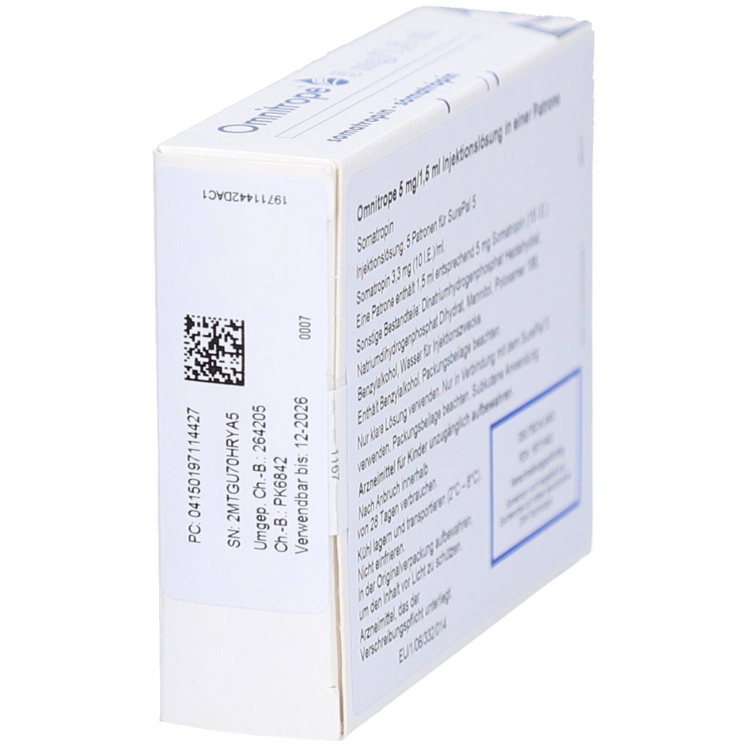 Seitenansicht der weißen Omnitrope-Verpackung. Barcode und Chargennummer sichtbar.