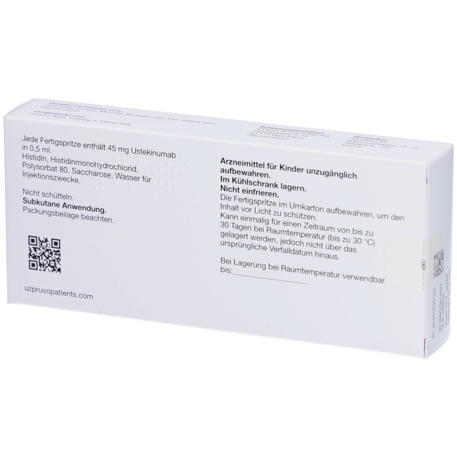 Weiße Verpackung. Text: UZPRUVO 45 mg Injektionslösung in einer Fertigspritze. Inhaltsstoffe, Anwendungshinweise, QR-Code.