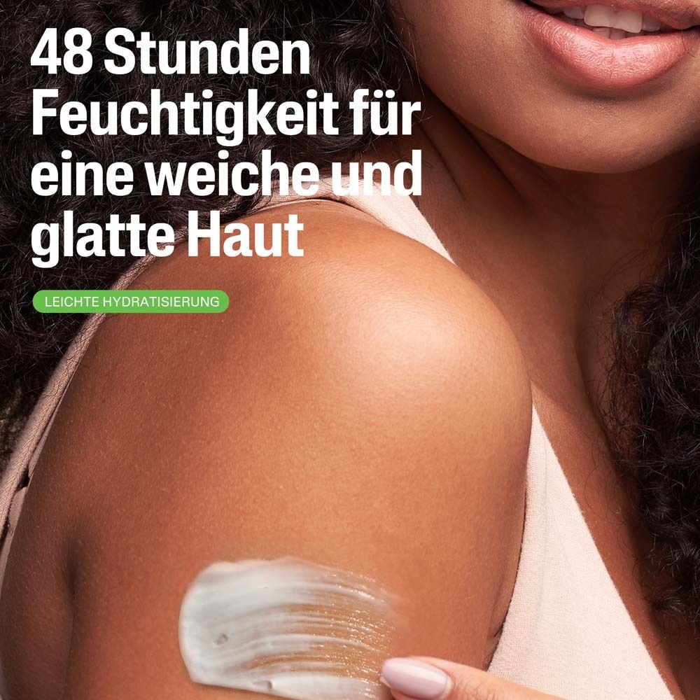 Arm mit aufgetragener Creme. Text: 48 Stunden Feuchtigkeit für eine weiche und glatte Haut.