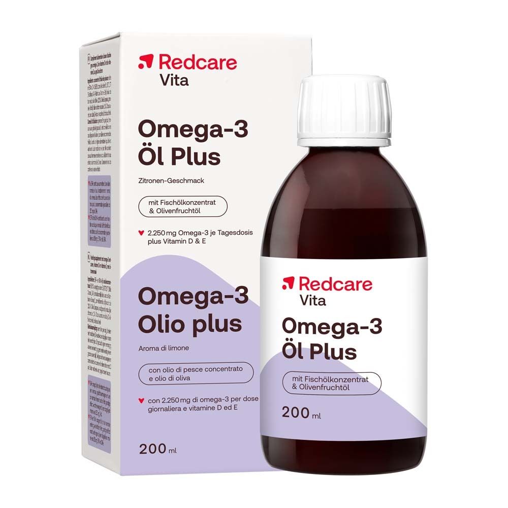 Flasche mit Omega-3 Öl Plus. Auf der Verpackung: Redcare Vita, Omega-3 Öl Plus, Zitronen-Geschmack.