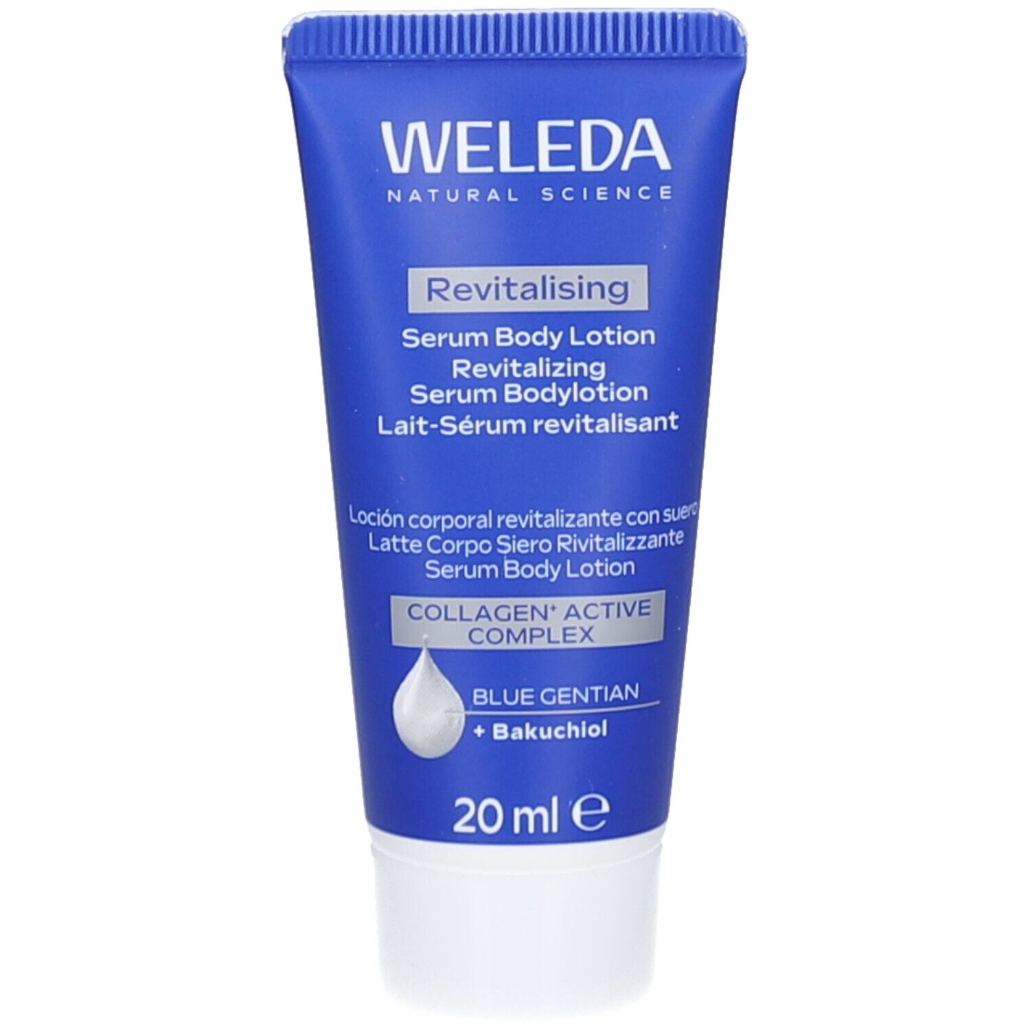 Blaue Tube mit weißem Deckel. Aufschrift: WELEDA, Revitalising Serum Body Lotion. Enthält 20 ml.