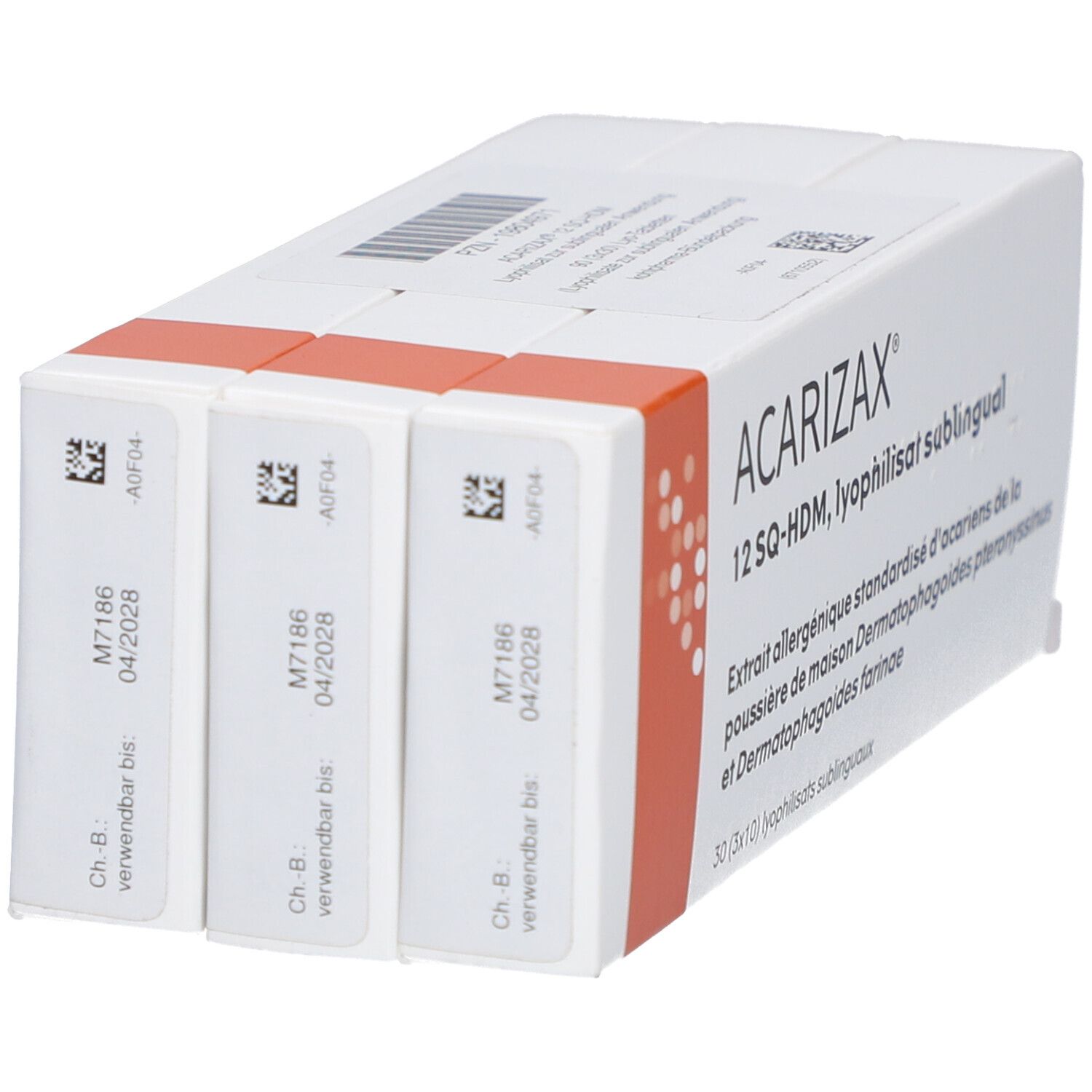 Drei kleine weiße Schachteln mit orangefarbenen Akzenten. Auf jeder Schachtel Etikett mit Text und Codes.