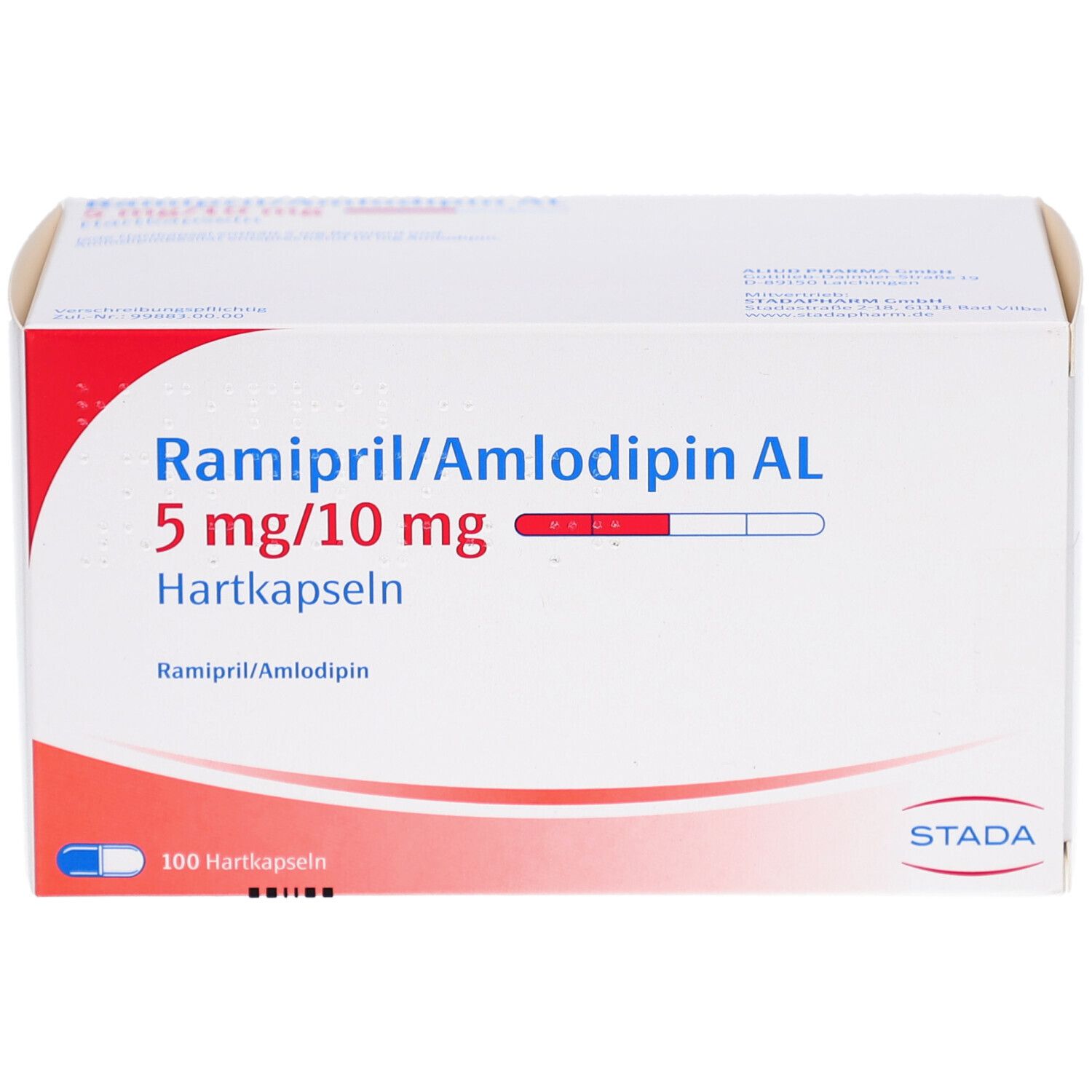 Weiße Faltschachtel mit roter und blauer Grafik. Beschriftung: Ramipril/Amlodipin AL 5 mg/10 mg Hartkapseln. STADA-Logo.